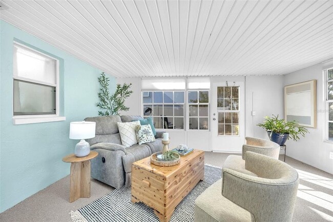 Building Photo - 1015 Spindle Palm Way