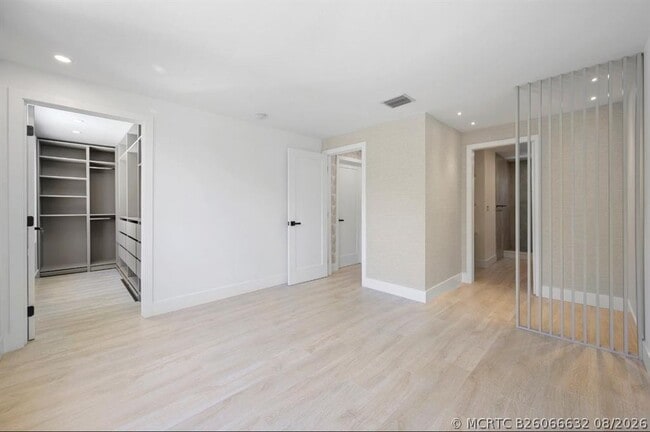 Building Photo - 823 33rd St