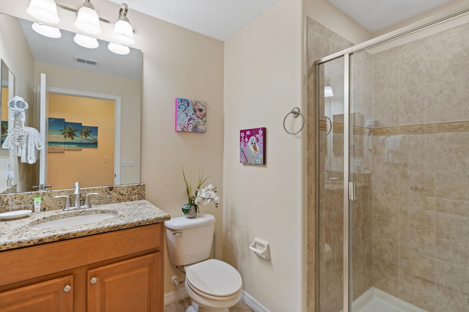 Building Photo - 3071 Beach Palm Ave