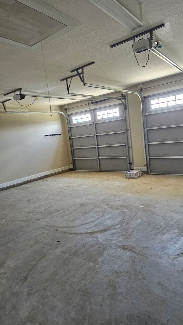 Building Photo - Knights Landing four bedroom home