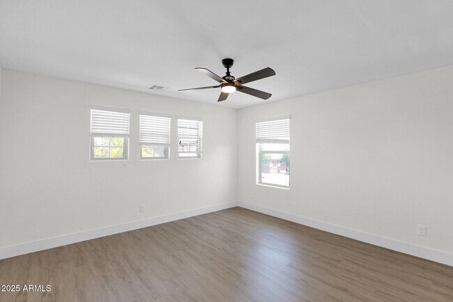 Building Photo - 40911 W Tamara Ln