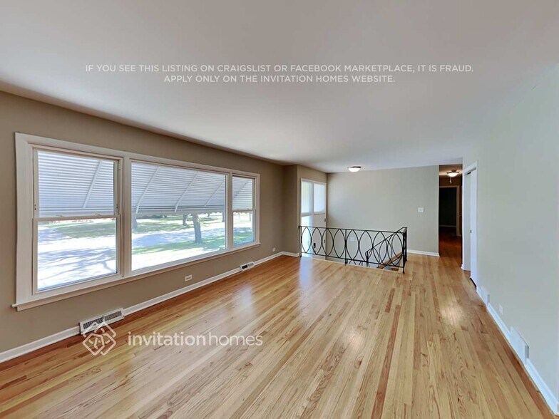 Building Photo - 404 S Crestwood Ln