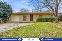 Building Photo - 207 Evelyn St