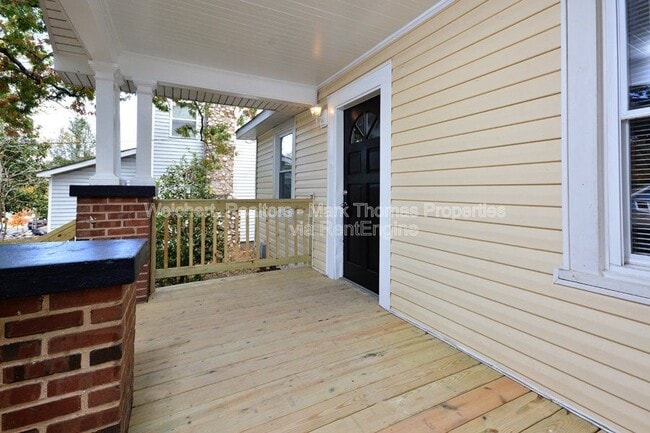 Building Photo - 216 N Guthrie Ave