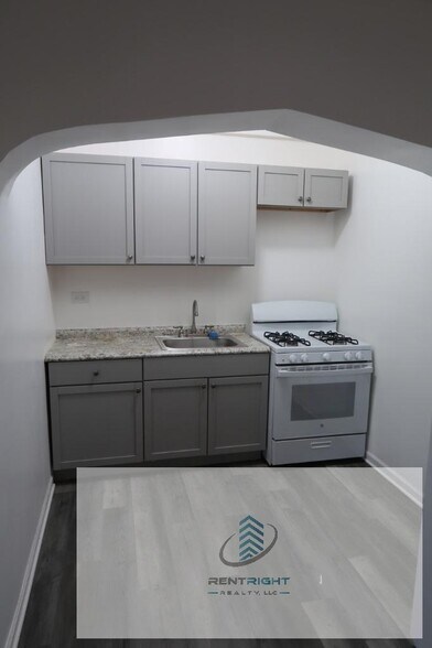 Building Photo - 4477 N Elston Ave