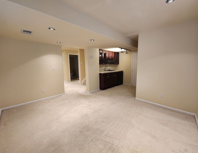 Building Photo - Great Saddle Rock Heights Home! 5 Bedroom ...