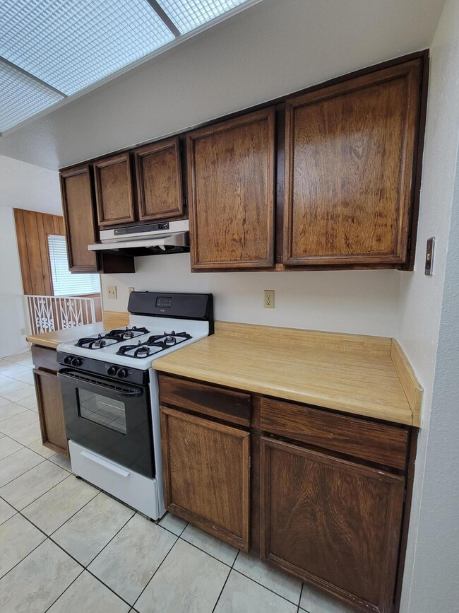 Building Photo - 7716 Iroquois Dr
