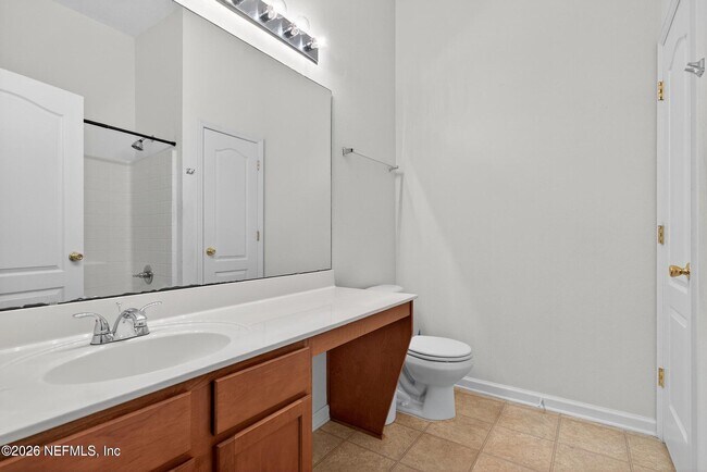 Building Photo - 872 Collinswood Dr W