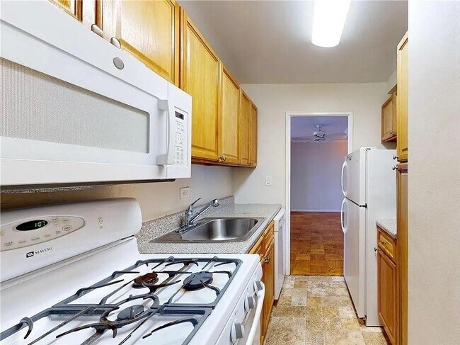 Building Photo - 35 Seacoast Terrace