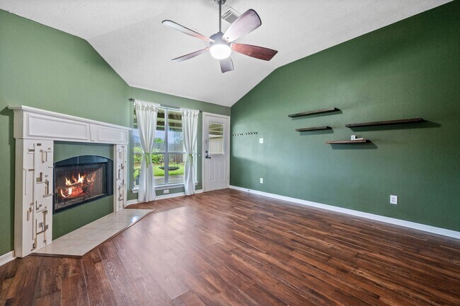 Building Photo - 3330 Red Cedar Dr