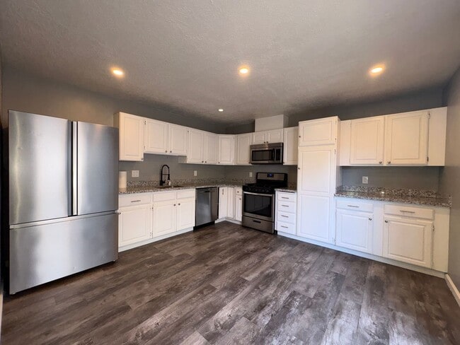 Building Photo - 1209 Vienna Ct