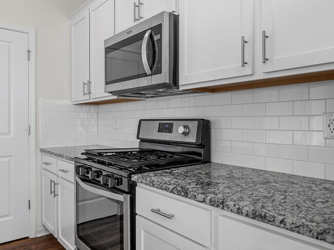 Building Photo - Spacious 3-Bedroom Home in Desirable Talle...