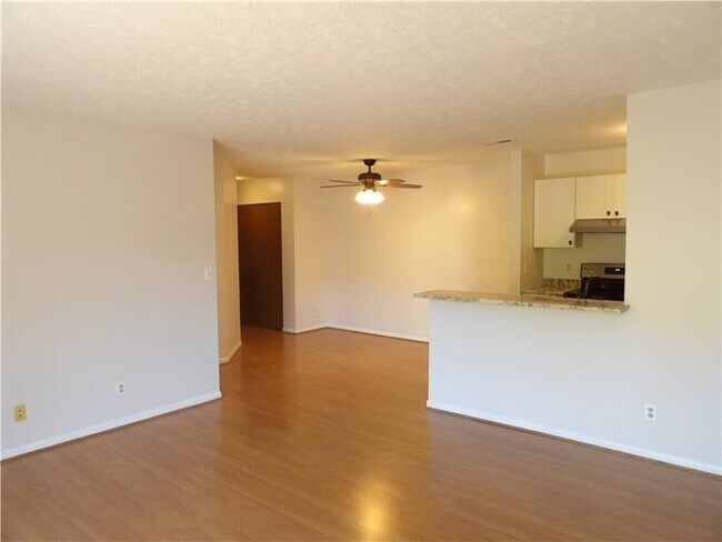 Building Photo - 18 Woodland Hills Dr