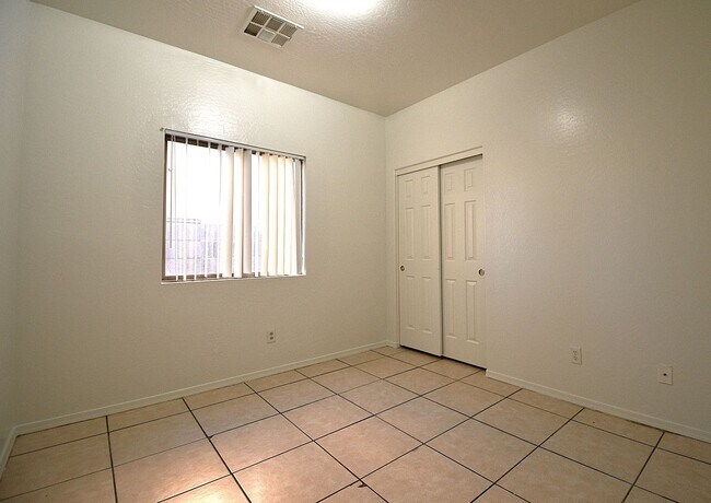 Building Photo - 9201 W Elwood St