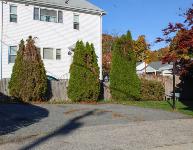 Building Photo - 618 Laurel Hill Ave