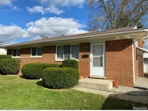 Building Photo - 467 S Marie St