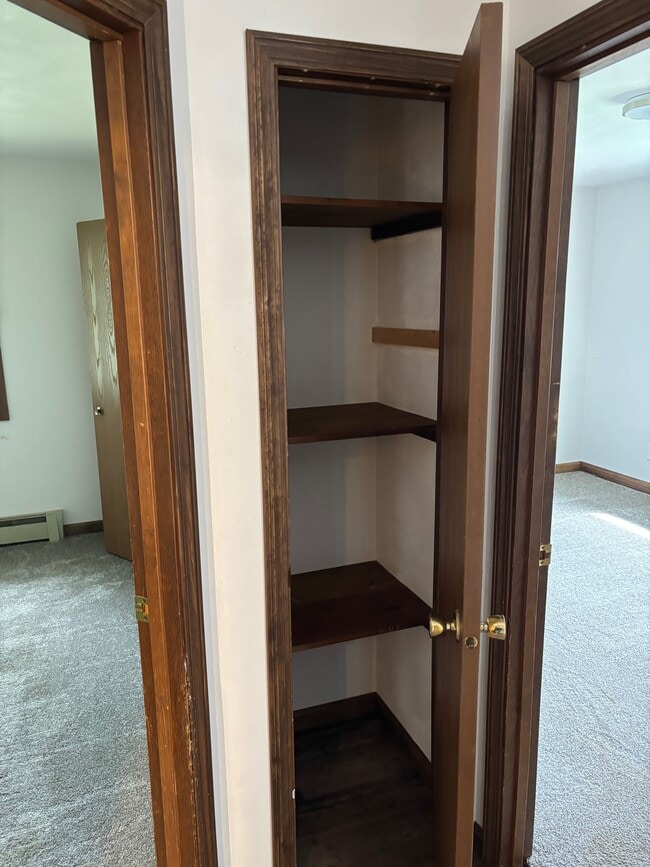 Closet - Mosinee Apartments