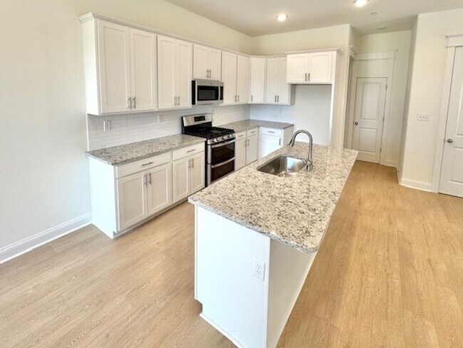 Building Photo - Now Leasing at Cedar Bluff – 4BR Townhomes...