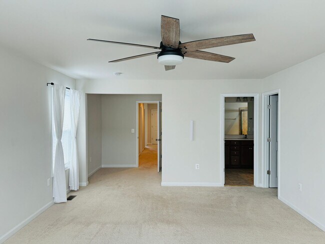 Building Photo - 454 Coastal Ave