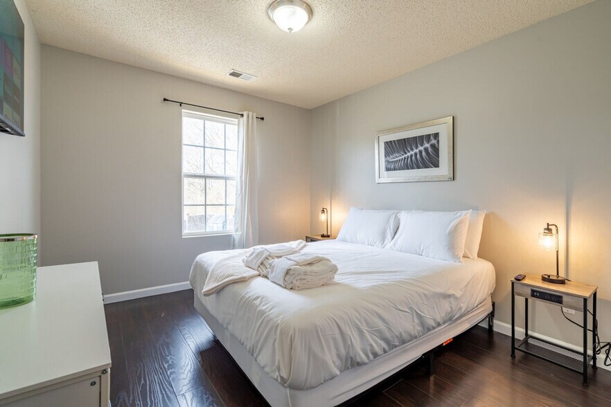 Building Photo - 106 Middlebrook Dr