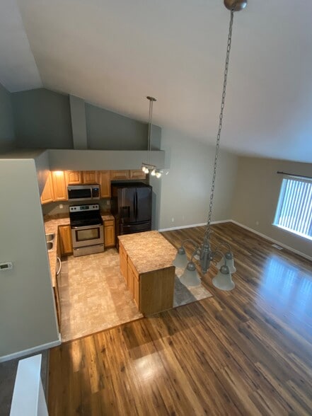 Building Photo - 2451 W Success Dr