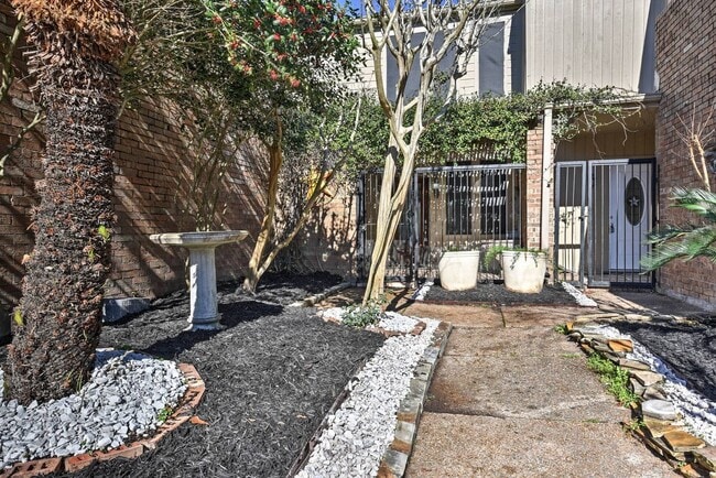 Building Photo - Completely remodeled and furnished Waterfr...