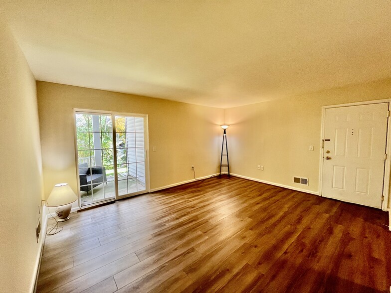 Living Room - 926 Juniper Way