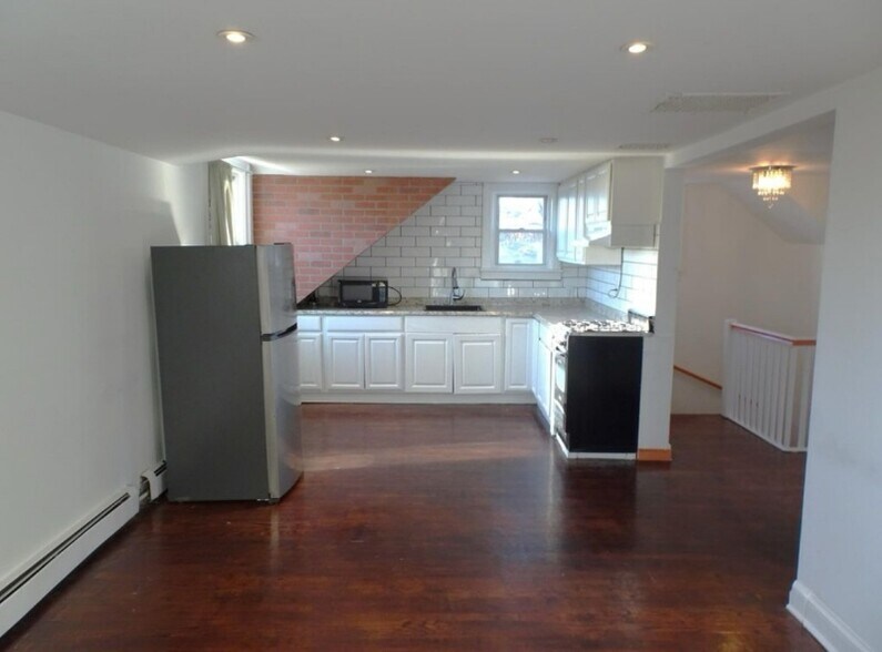 Building Photo - 328 Mt Prospect Ave