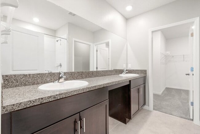 Building Photo - LIKE NEW 5 Bedroom Home for RENT in Touchstone!