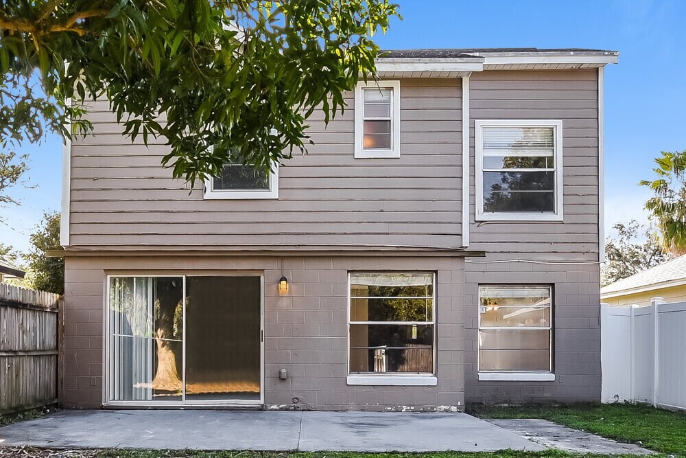 Building Photo - 713 Fenwick Dr