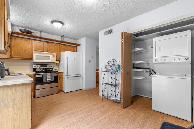 Building Photo - 21461 Coyote Trail