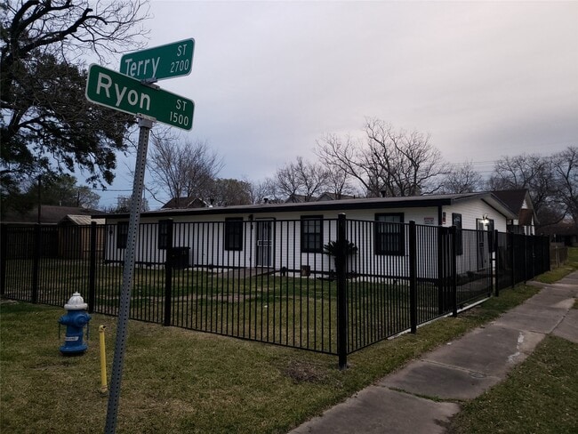 Building Photo - 1503 Ryon St