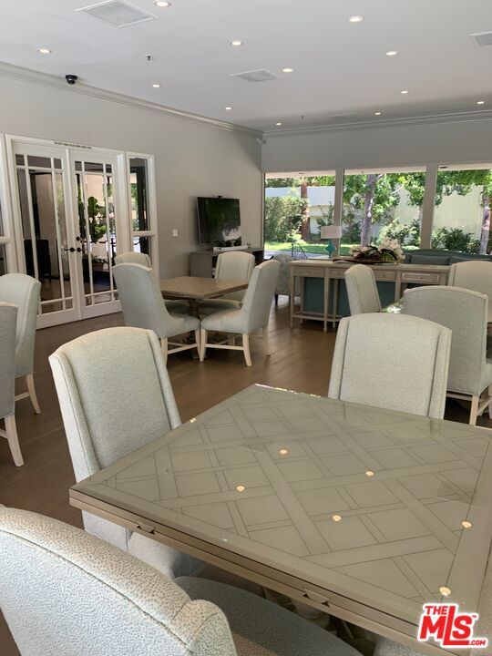 Building Photo - 2122 Century Park Ln