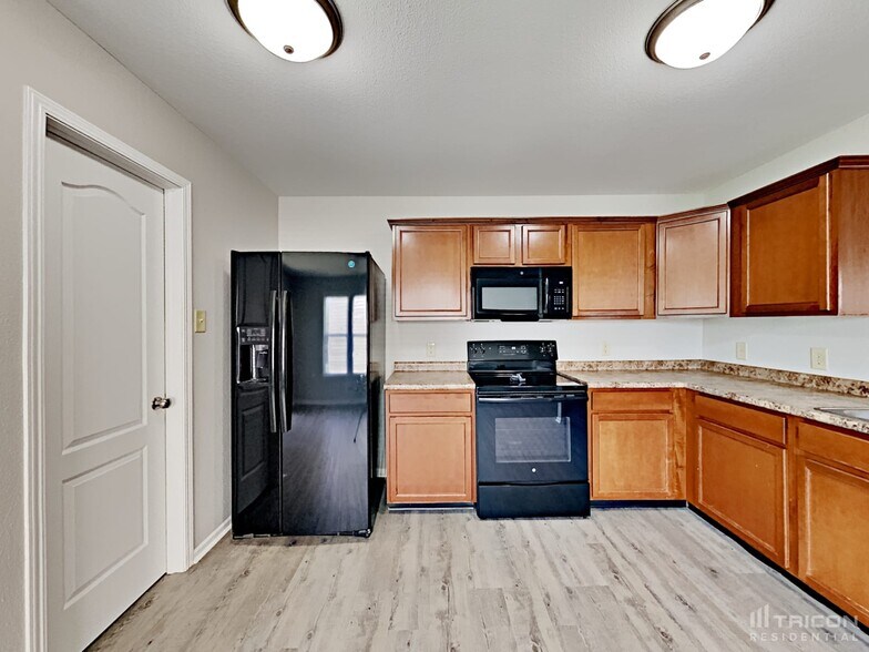 Building Photo - 6255 White Rabbit Pl