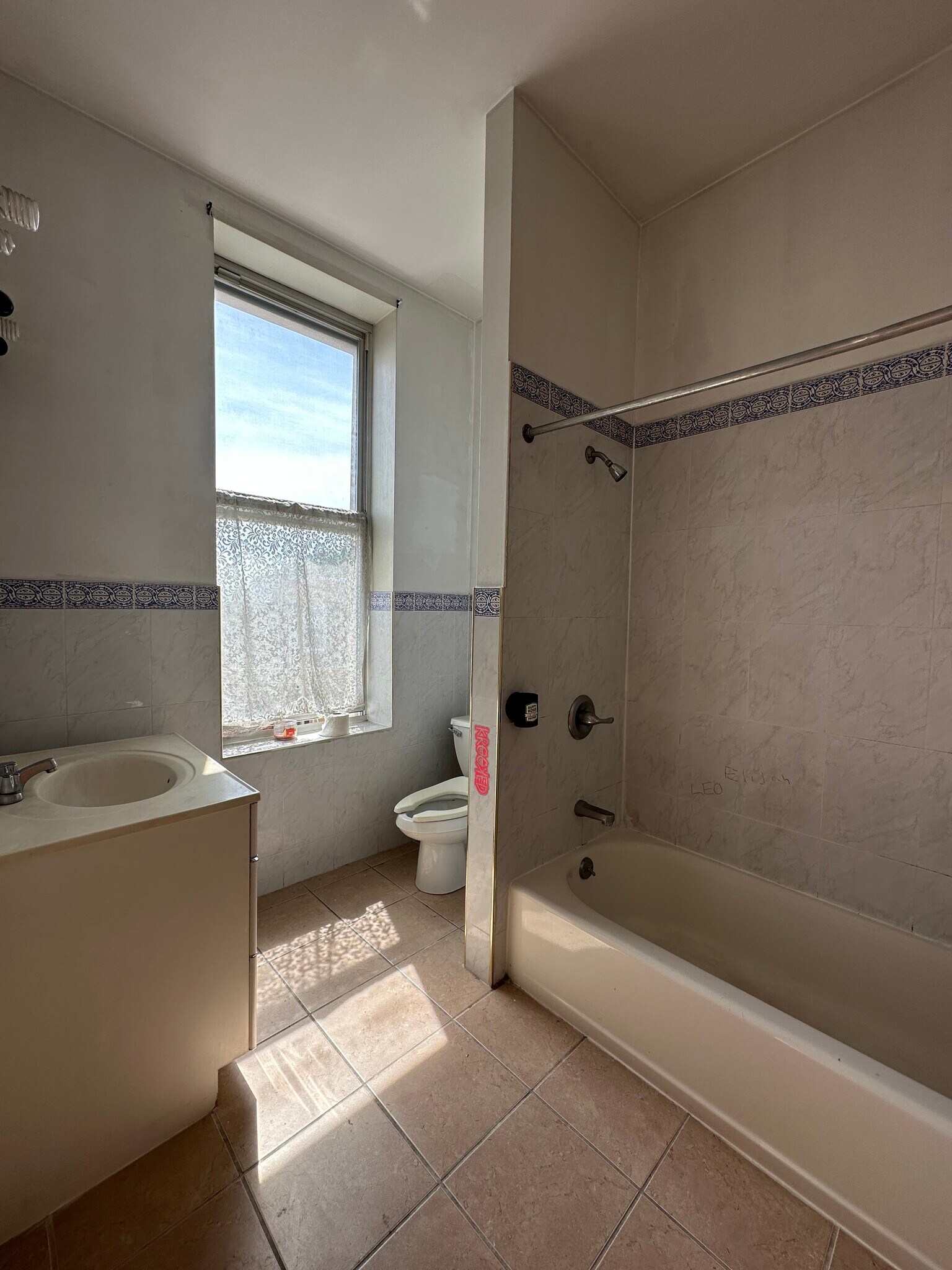 Building Photo - 721 Wharton St