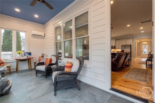 Building Photo - 3530 Greenleffe Dr