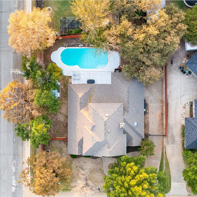 Building Photo - 7701 Ridgeway Ct