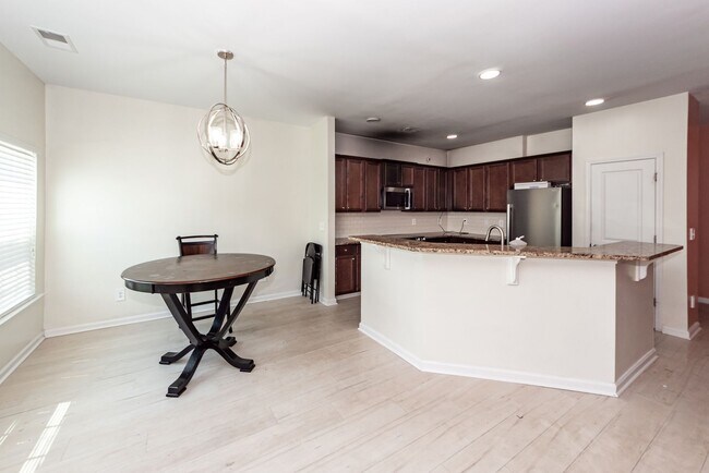 Building Photo - 245 Swamp Creek Ln