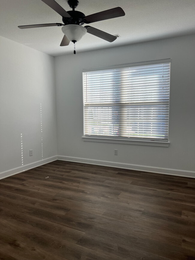 Building Photo - 7413 Pemberton Dr
