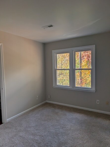 Building Photo - 119 Karen Ct