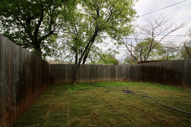 Building Photo - 8028-8030 Tanner