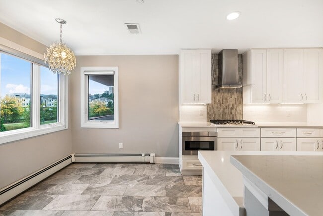 Building Photo - 14A Riverview Cir