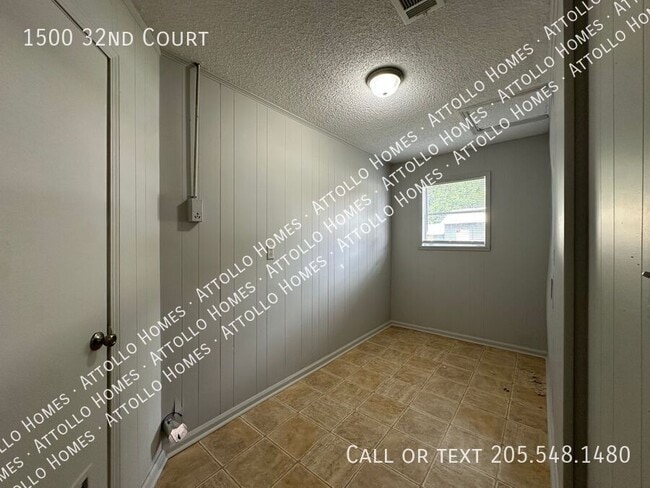 Building Photo - 1500 32nd Ct