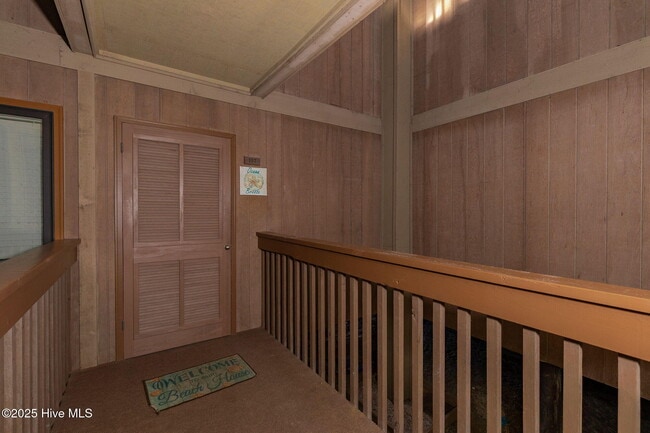 Building Photo - 301 Commerce Way