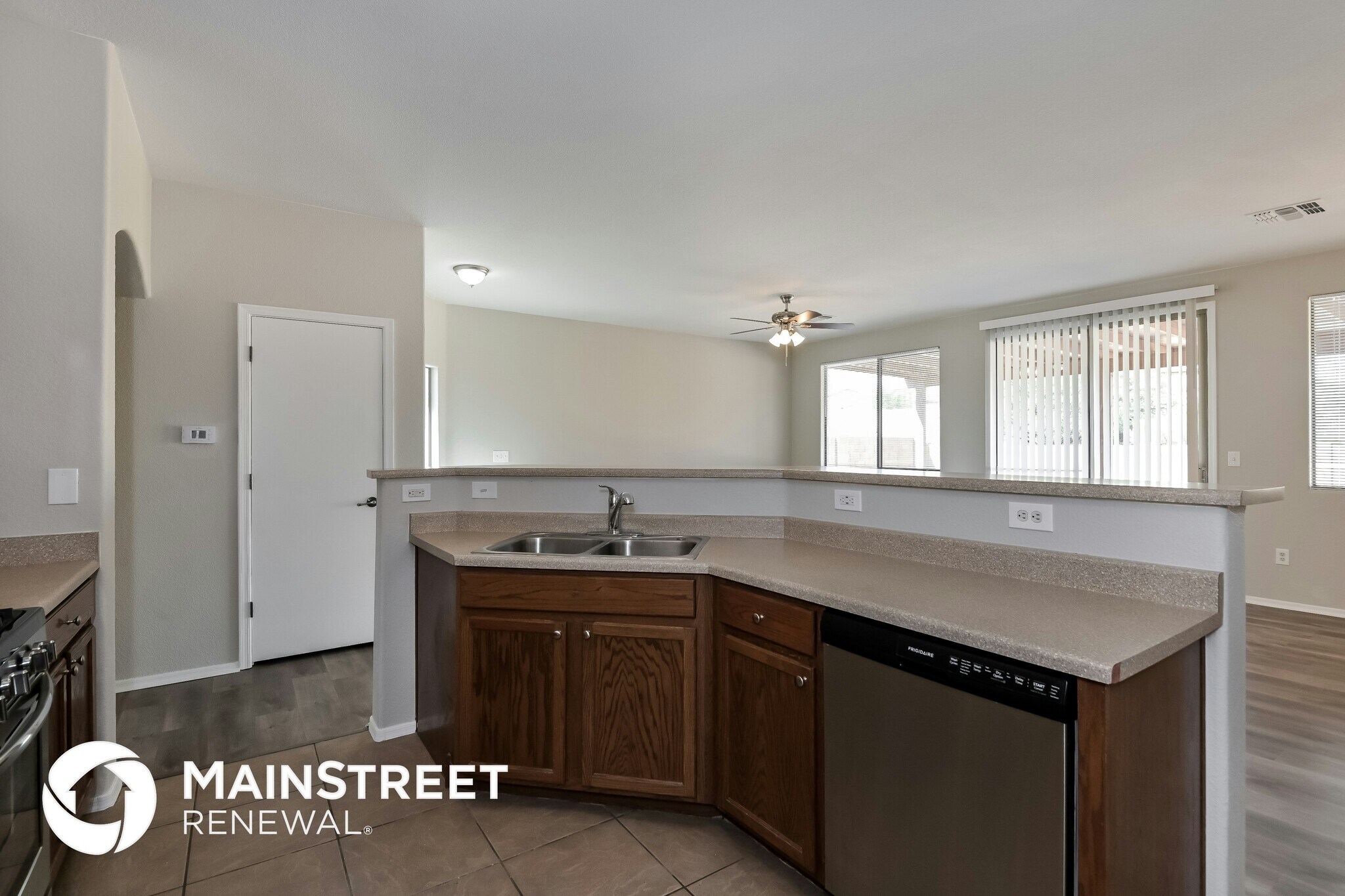 Building Photo - 3520 W Avenida Sombra