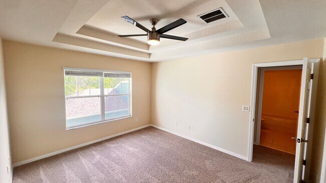 Building Photo - Available May 13th! Gorgeous 2/2 Town Home...