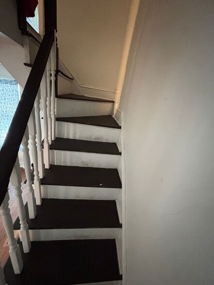 Building Photo - 6023 Summer St