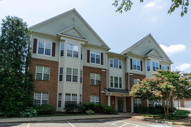 Building Photo - 6495 Tayack Pl