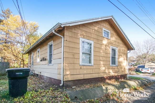 Building Photo - 3610 Vine St