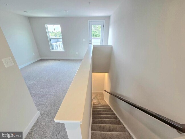 Building Photo - 2644 Naylor Rd SE